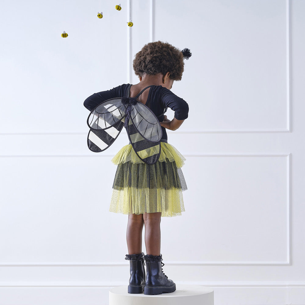 Süßes Bienen-Outfit für Kinder zum Karneval. Rock mit gelben und schwarzen Glitzer-Tüll.