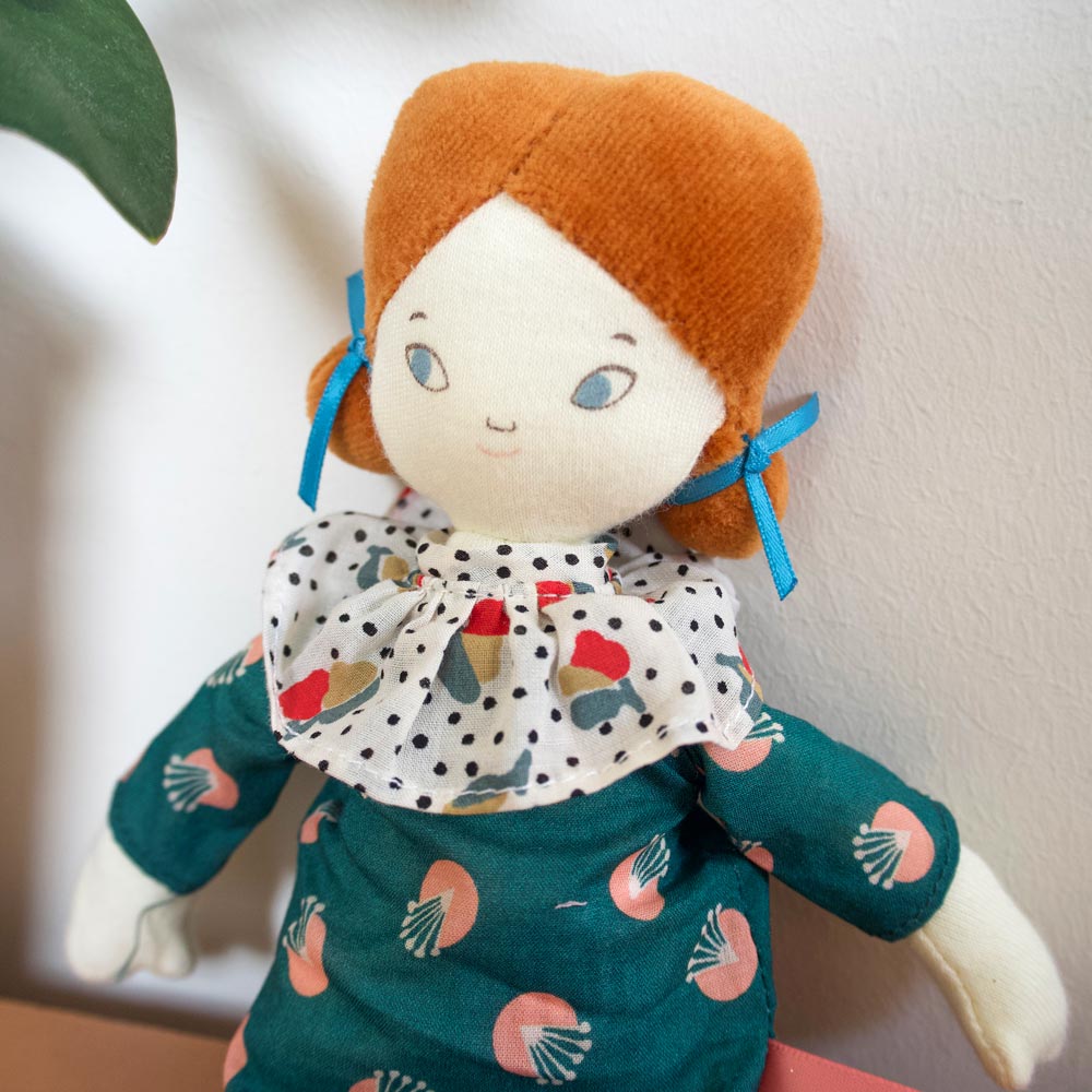 Kleine Stoffpuppe Mademoiselle Blanche